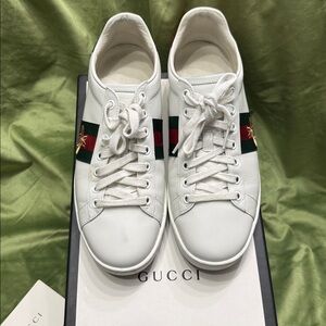 Gucci White Leather Sneakers with Red and Green Accents